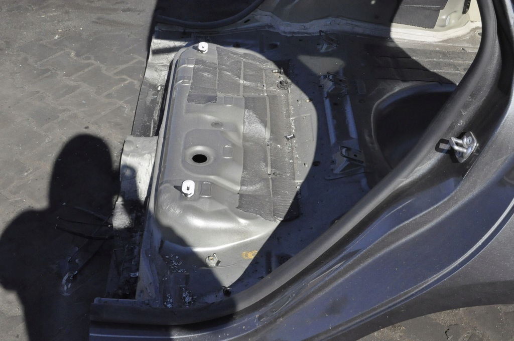 FORD FIESTA MK8 INTREGUL SPATE APARĂ CUREA SPATE STÂNGA DREAPTA Product image