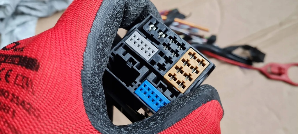 A5 8W CONECTOR RADIO ștecher 8X0035444 Q5 Q3 A6 A4 B9 Q3 Q7 4M Product image