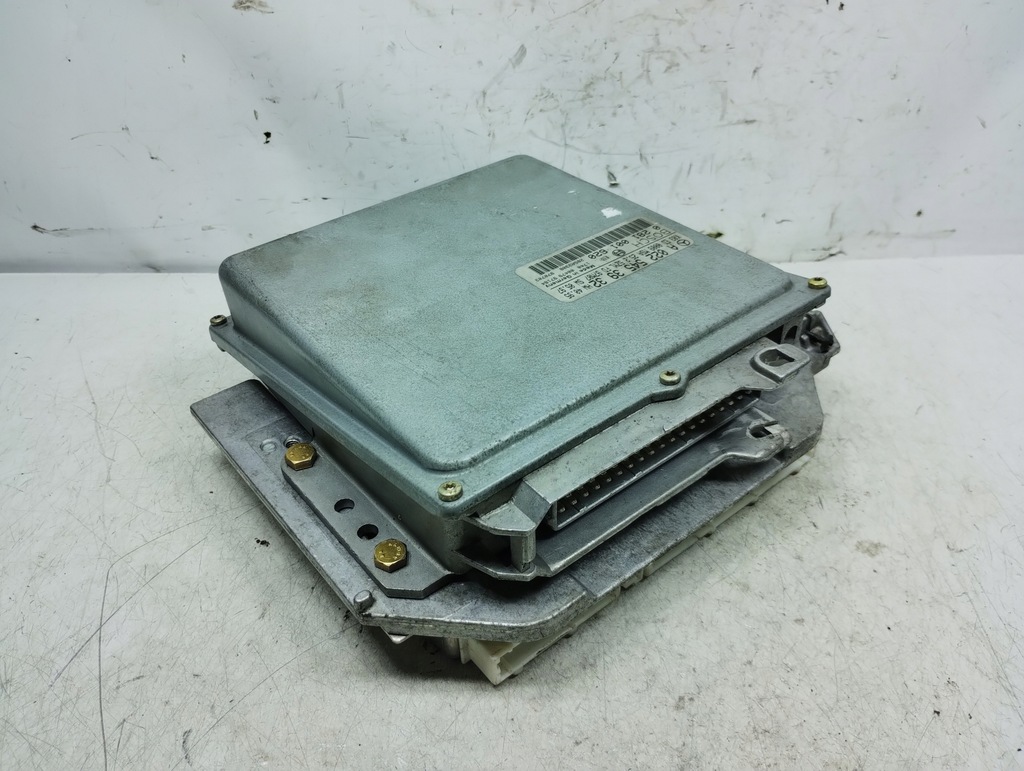 Mercedes W210 2.2 Controler de motor pentru computer A0225453932 Product image
