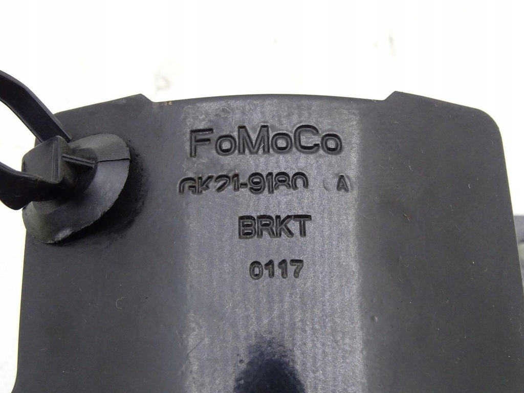 Ford Transit Custom și 12-23 Fixarea cu combustibil a carcasei filtrului de combustibil Product image