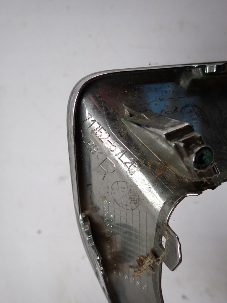 Suzuki Kizashi 09-13 Halter Grille Chrome Front Product image