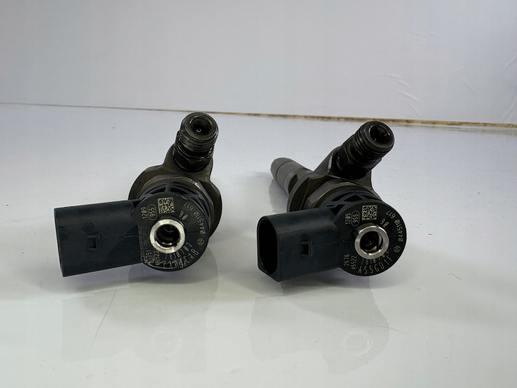 BMW F10 F31 3.0D 2.0D INJECTOR 7810702 Product image