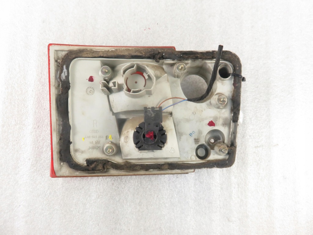 LAMPA HAYON DREAPTA AUDI A6 C4 4A0945094F Product image