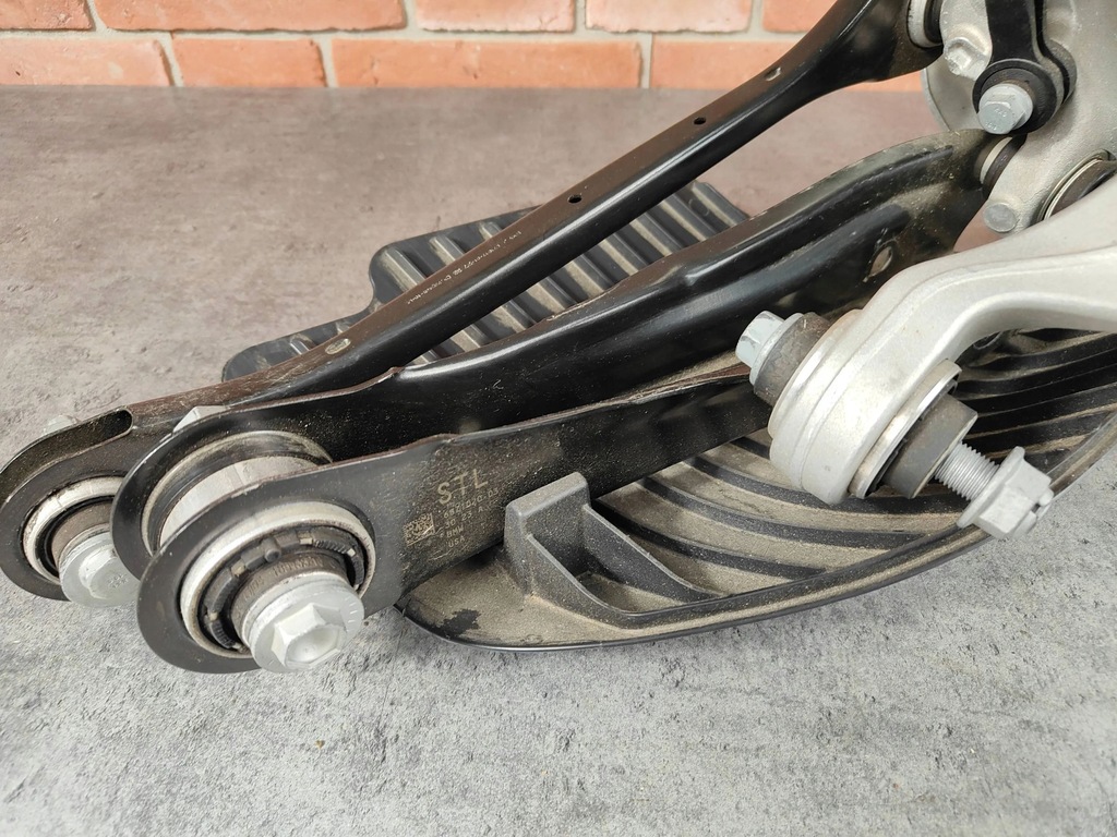 BMW G01 X3 G02 X4 spate stânga din spate stânga + Swing Arms 6879751 Product image