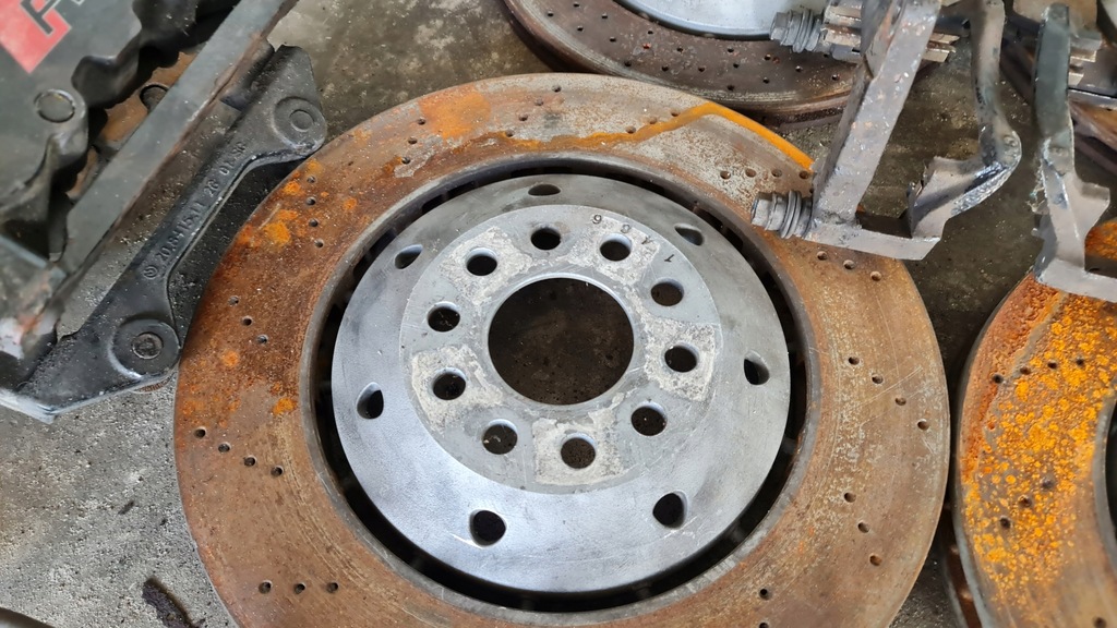 FRÂNE ETRIER PLACUȚE CAPAC DISC RS6 C5 UNIC Product image