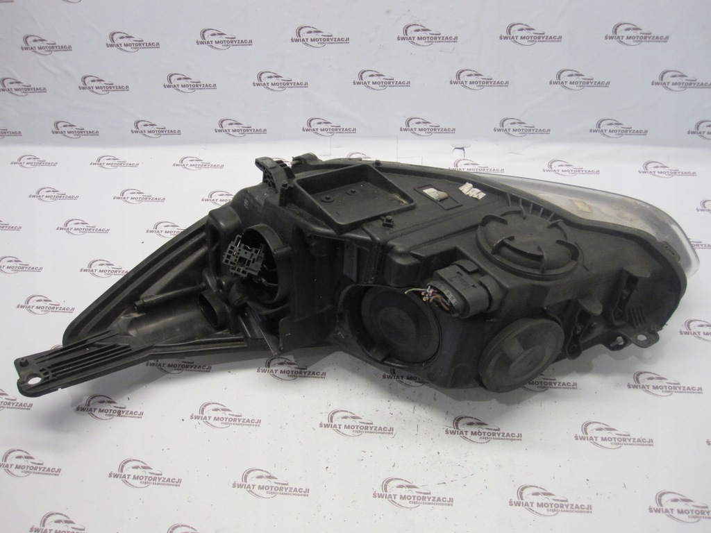 Ford Focus Mk3 III 12R Lampa lampă față BM51-13W029-DK Engleză Product image