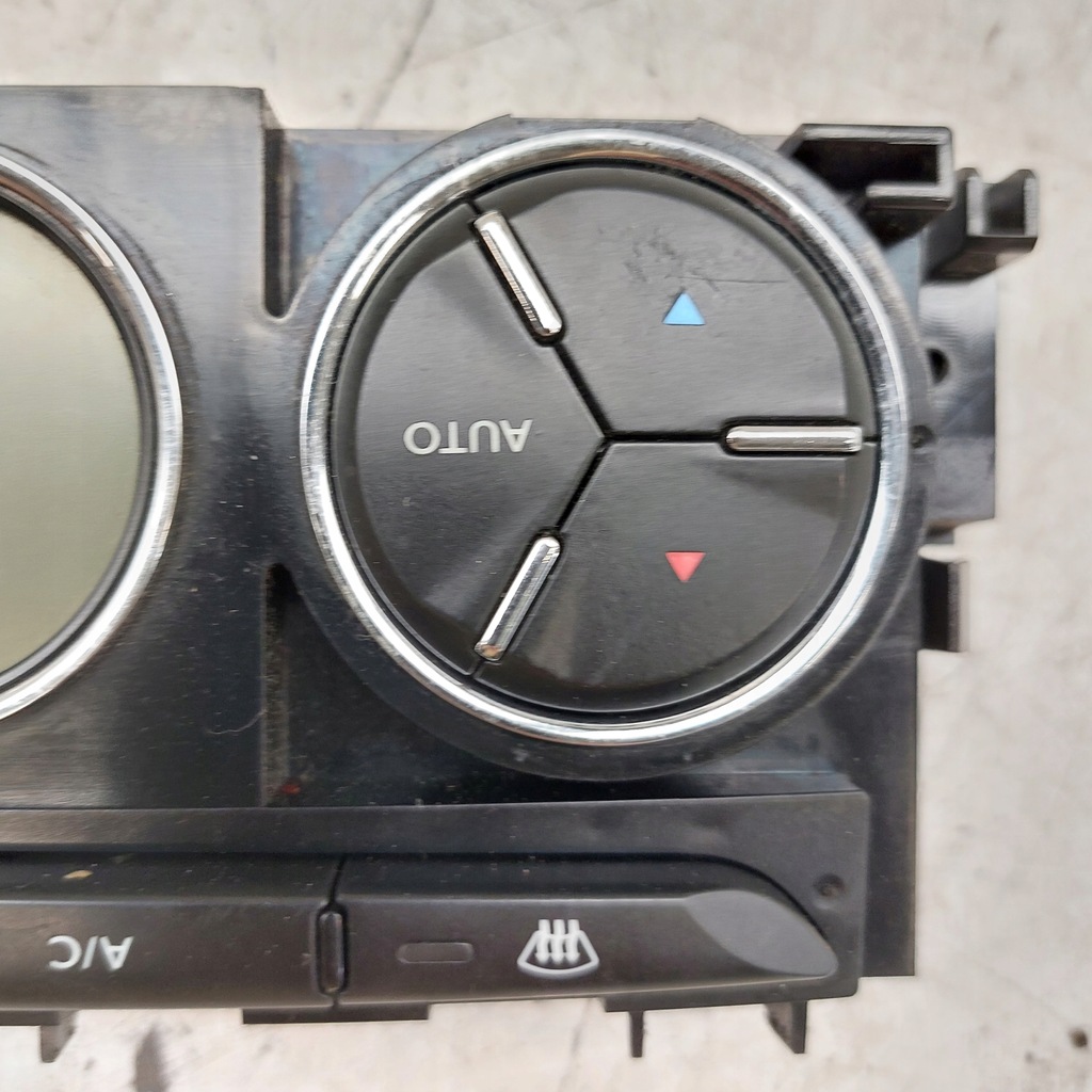 CITROEN C3 II PANOU AER CONDITIONAT 400018001 Product image