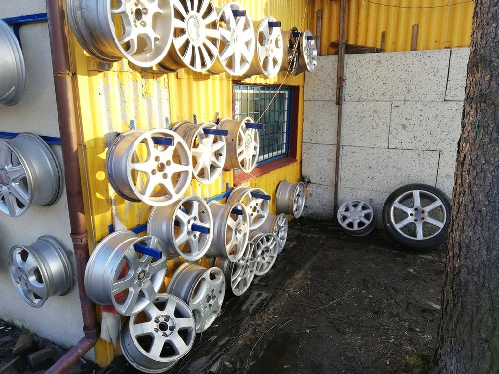 JANTE ALIE 14" 4x100 MONTREAL VW Golf GTI Passat Jetta Polo Corrado CU CAPACE Product image