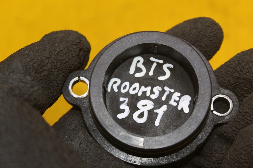 BUCH ROOMSTER SKODA ROOMSTER FABIA II VW SEAT 1.6 B BTS 036103111G Product image