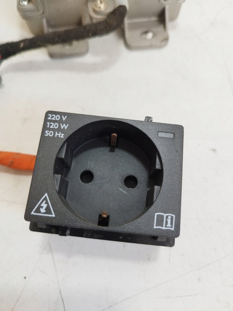 CONVERTOR PEUGEOT CITROEN DS TENSIUNE 220V 9813665480 Product image