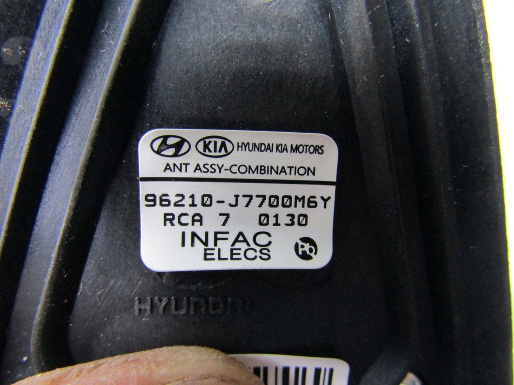 CEED III 22R KOMBI LIFT ACOPER ANTENA SHARK BASE M6 96210-J7700 Product image