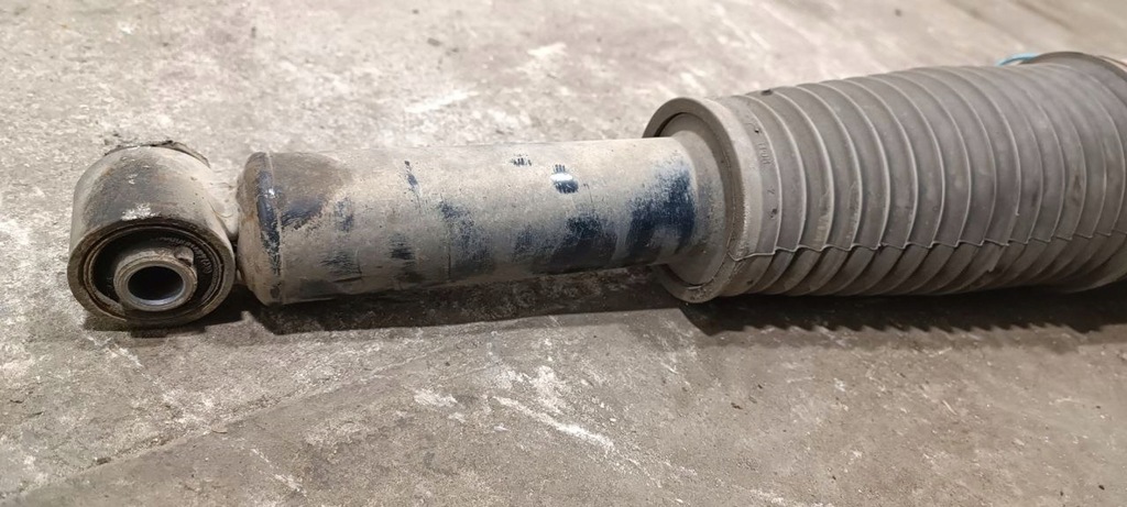 Audi A8 S8 D4 4H 2012 Suspensie pneumatică spate amortizor Product image