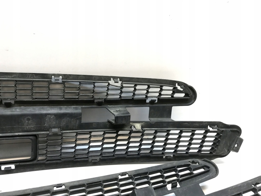 TESLA MODEL S GRILĂ BAPĂ CENTRALĂ FAȚĂ 1038211-00-A Product image