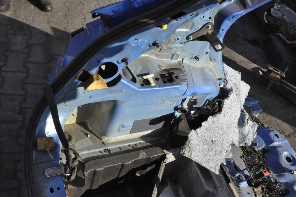 FORD PUMA II MK2 CUREA SPATE ÎNTREGĂ SPATE CU BAIE CUREA STÂNGA DREAPTA Product image