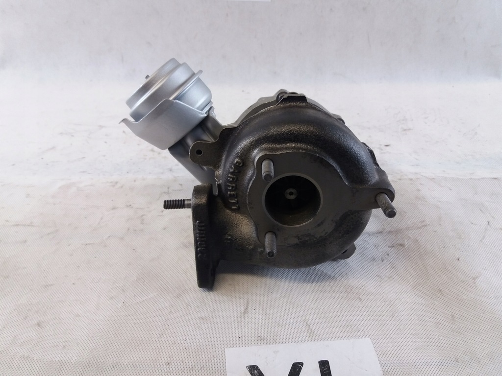 VW Passat 1.9 TDI 115 CP 028145702R TURBINA Product image