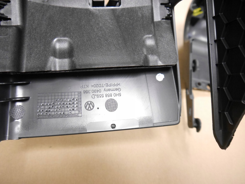 VW Golf 8 VIII Cover de direcție a coloanei 5H0858559D 5H0858560 Product image