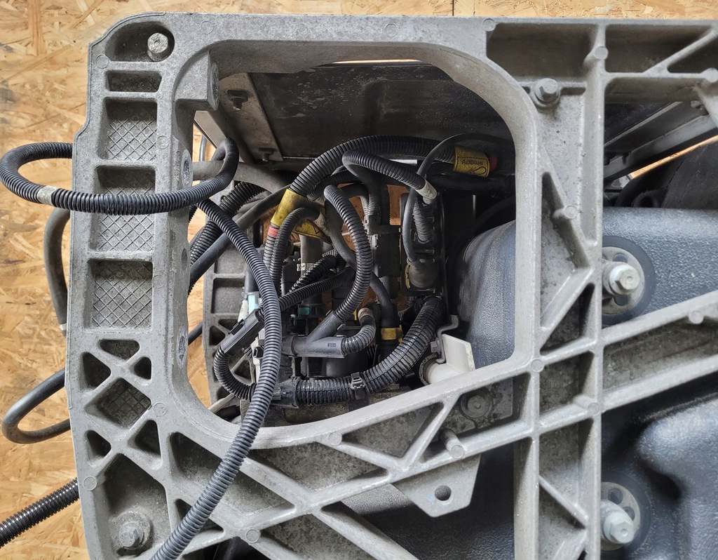 Rezervor AdBlue pompa SMOK VOLVO FH4 RENAULT T EURO 6 FV 21226079 Product image