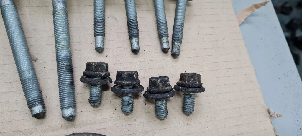 A6 C6 ȘURBUL SUSPENZIEI DE RIDICARE BRANCĂ DE LEAGĂN FAȚĂ Product image