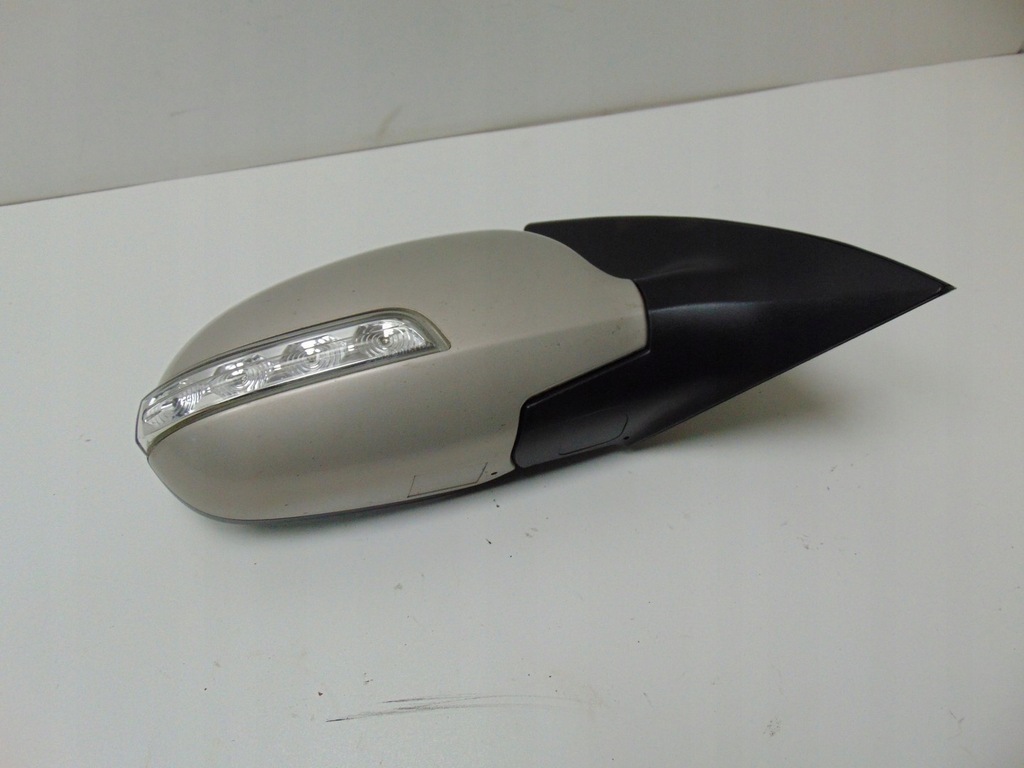 Oglinda DREAPTA HYUNDAI I30 1 LIFT 8 PIN EUROPA 87620-2R700 Product image