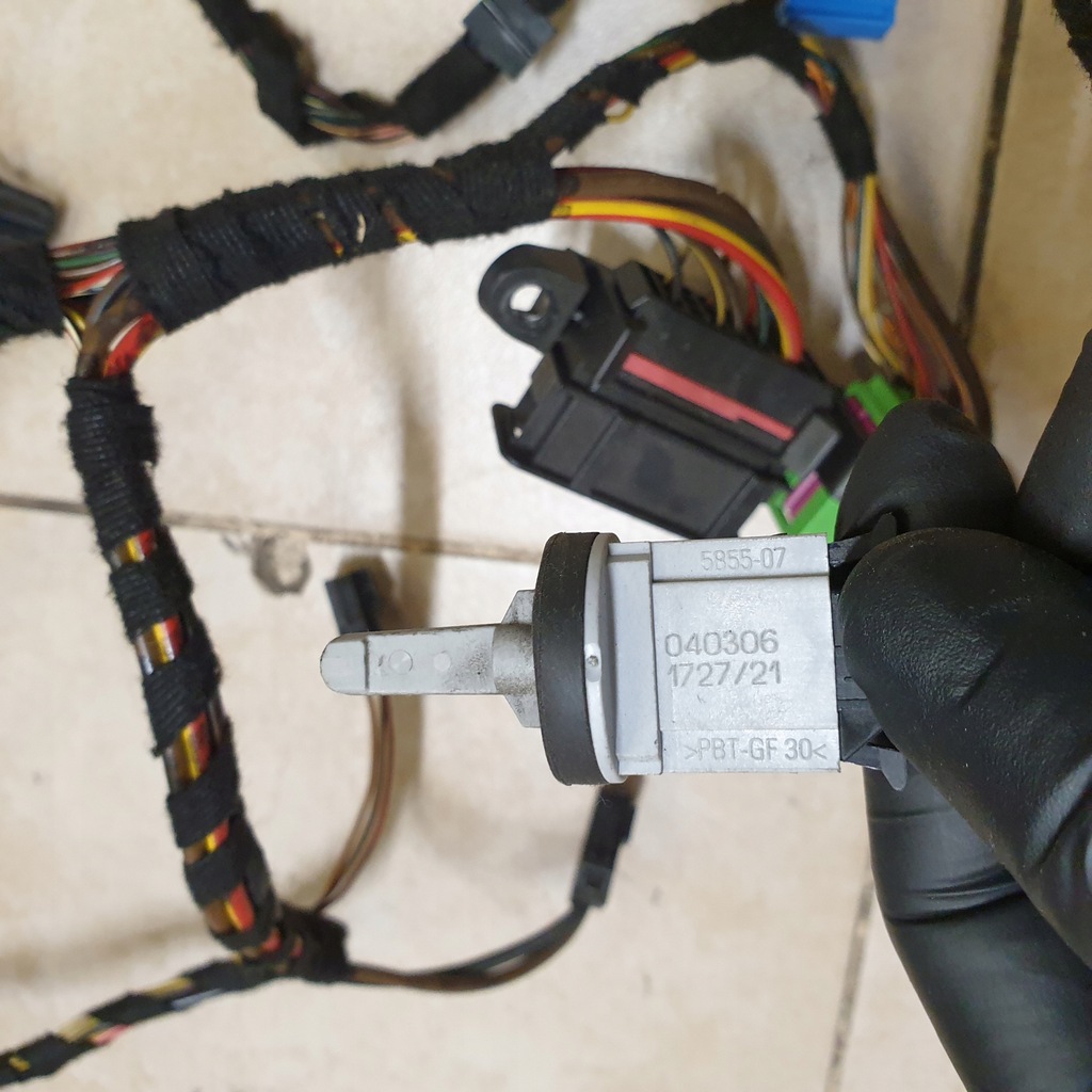 INCALZIRE SENSOR TEMPERATURA AER VW TOUAREG 7L AUDI SEAT SKODA OE EU Product image