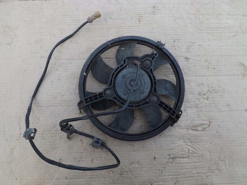 Audi A4 B5 1999 VW Passat mufa ventilator aer conditionat Product image