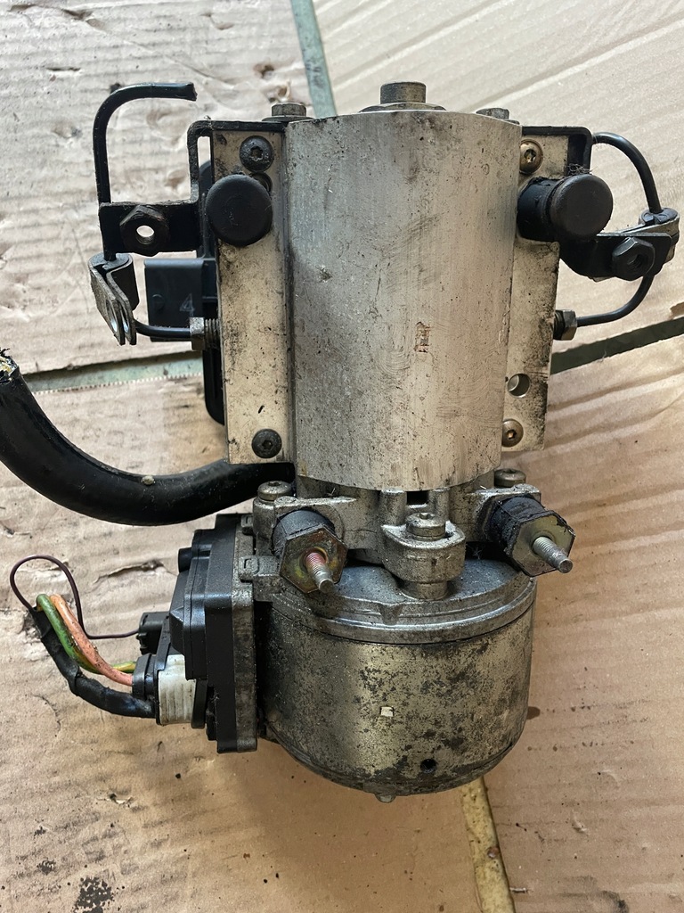 SUSPENSIE POMPA COMPRESOR CITROEN C5 II LIFT FUNCTIONARE COMPLETA ORIGINALA Product image