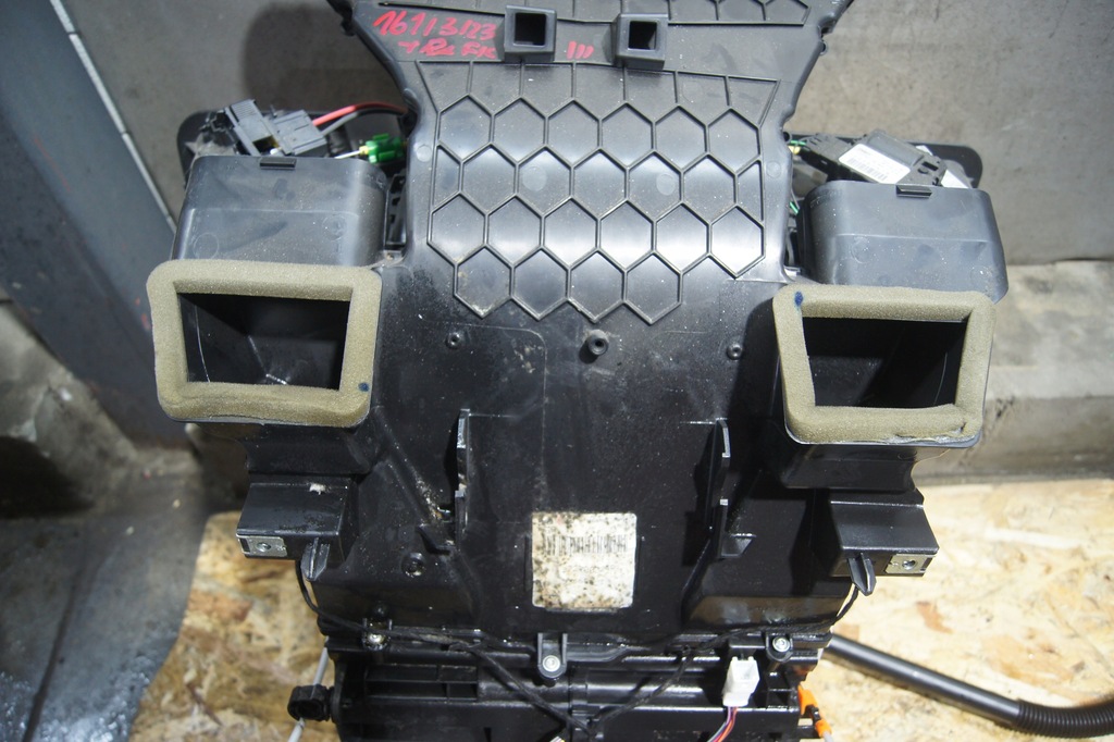 INCALZITOR TRAFIC VIVARO III EU 272700324R Product image