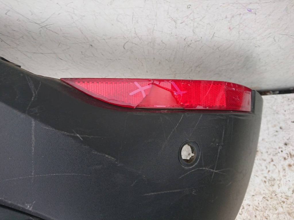 BMW X1 F48 spoiler difuzor bara spate Product image