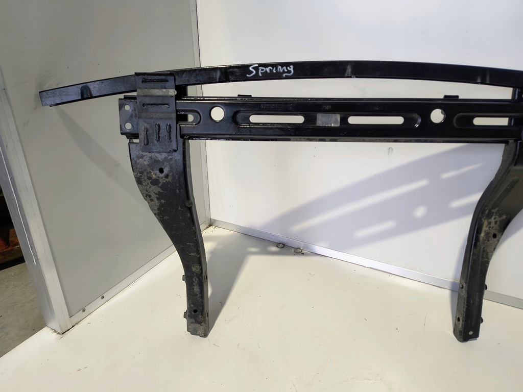 ARMATURA INFERIOR GRUNDA PENTRU RADIATORE DACIA SPRING 625304498R Product image