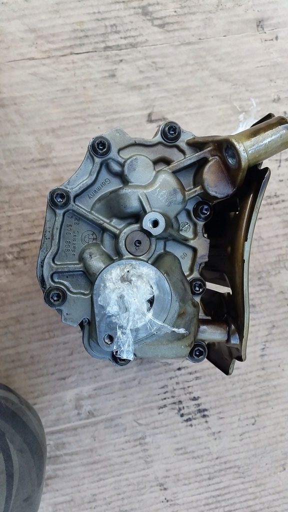 POMPA ULEI 757080607 BMW 4.4 V8 N63 Product image