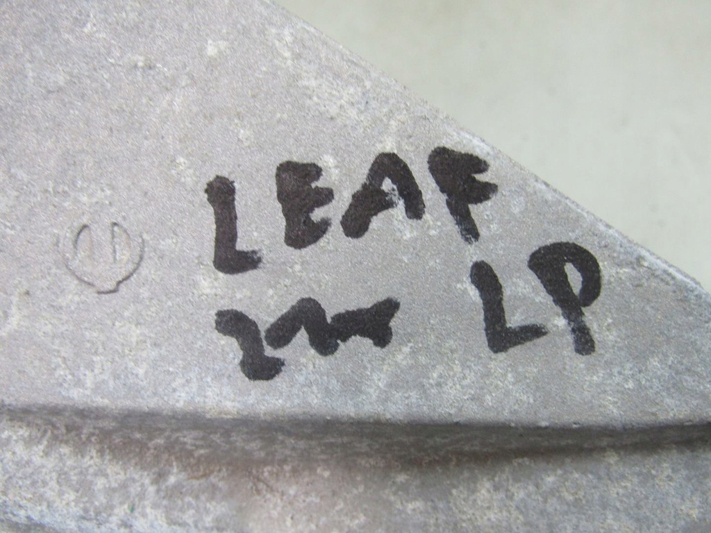 LEAF II ZE1 21R SUPORT SUPPORT CUTIE DE VITERE PERNA FAȚĂ STÂNGA Product image