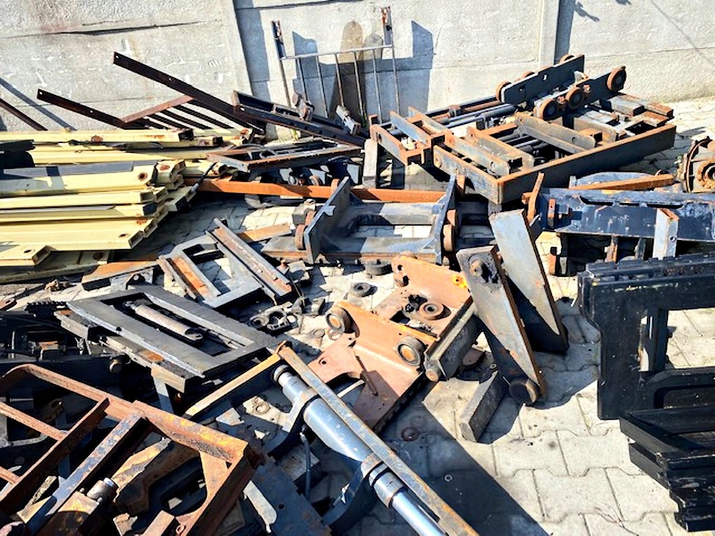 stivuitor cu placă frontală > TUR > încărcător > tractor > stivuitor cu furcă Product image