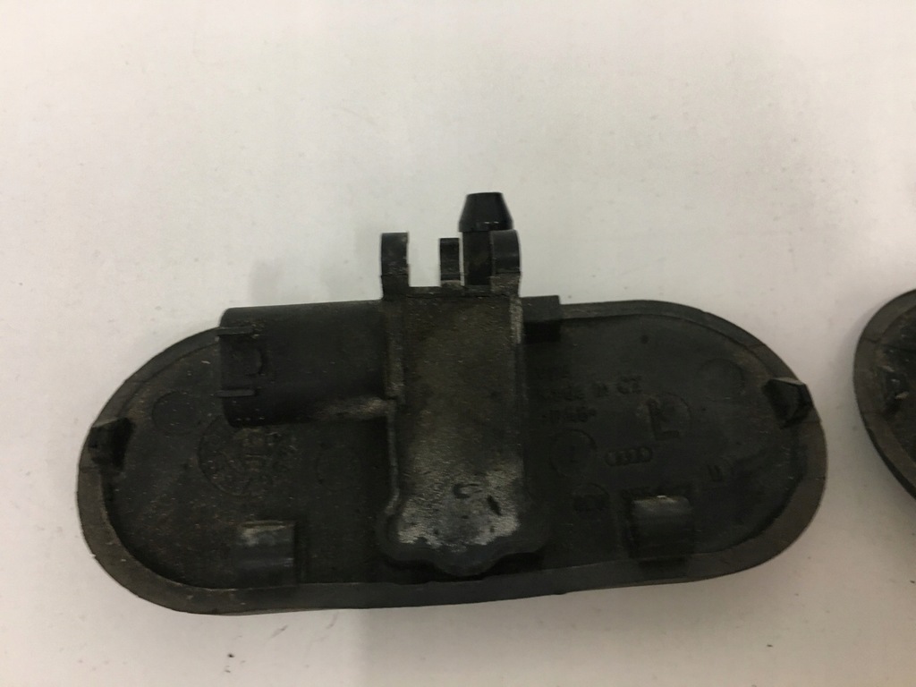 DUZĂ SĂBILĂ DREAPTA STÂNGA AUDI A6 C5 8E0955988A 8E0955987A Product image