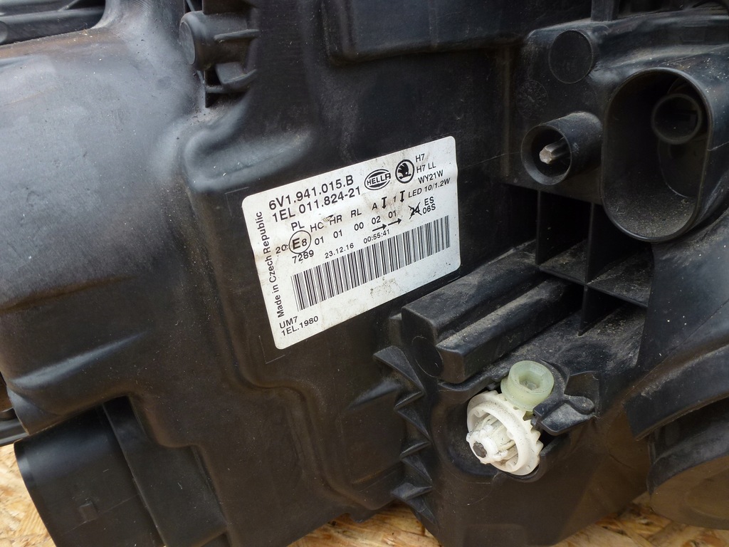 LAMPĂ FATA STÂNGA SKODA FABIA III 6V1941015B HELLA Product image