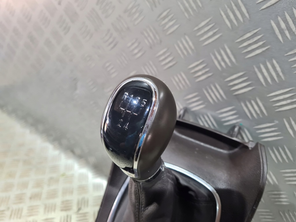 Pârghie selector de viteze MERIVA B 1.4 TURBO 1.3 CDTI 5 trepte maro Product image