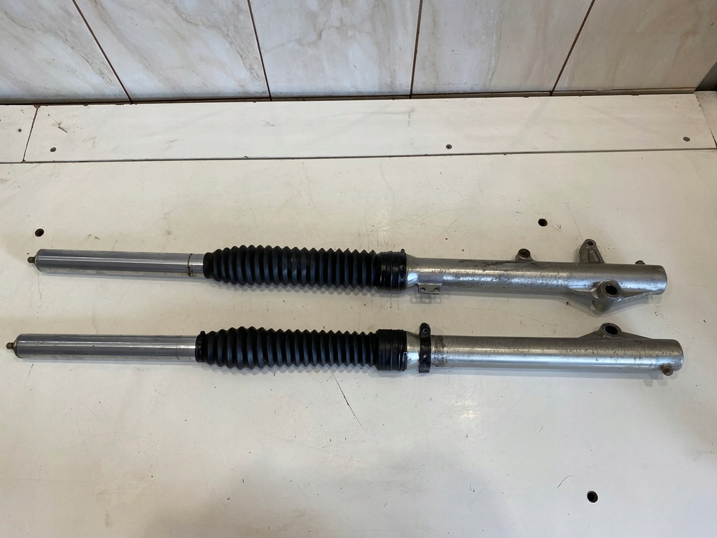 HONDA CRM 50 LAGI SET DE AMORTIZATE FAȚĂ LAGA DREAPTA STÂNGA Product image