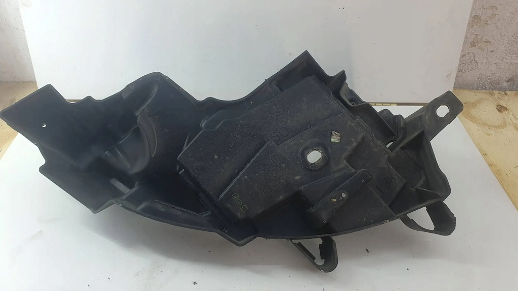Renault Fluence 1.5 DCI Lift cu 12 glise, montaj lampa fata stanga Product image