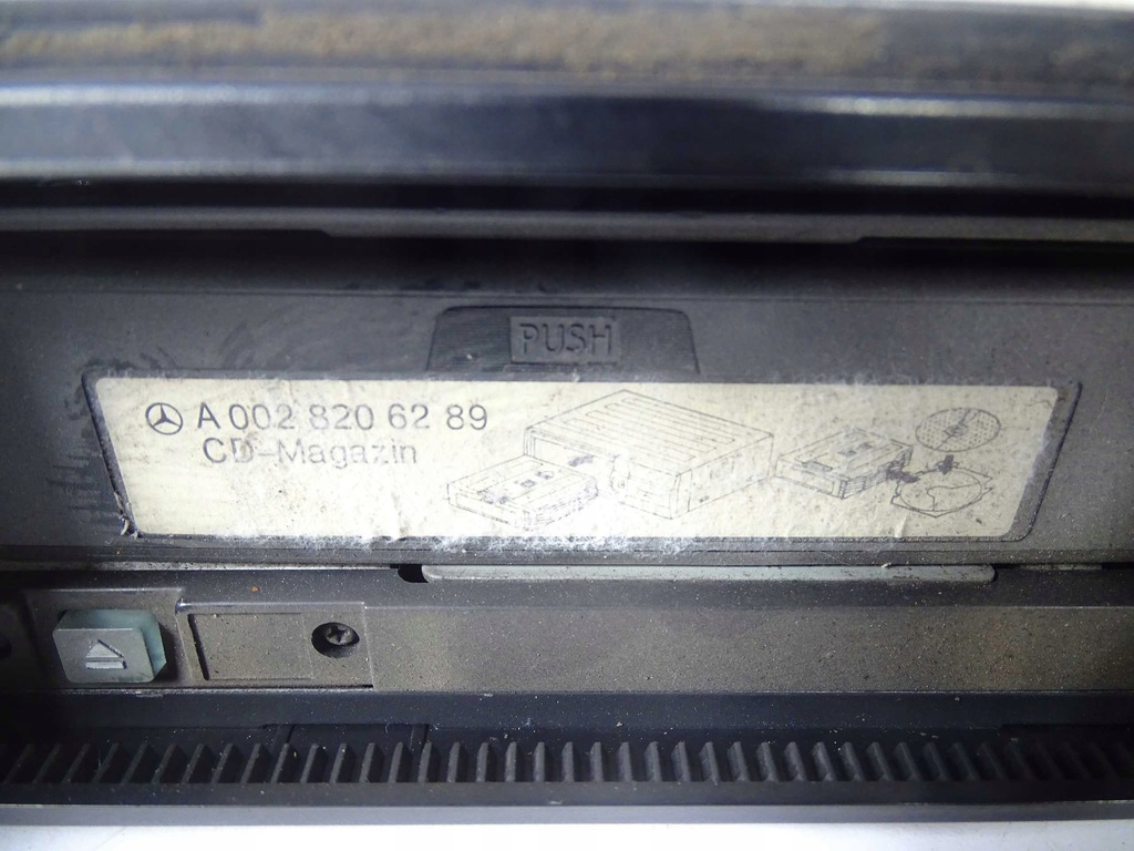 Mercedes S class W220 CD SHANGER Product image