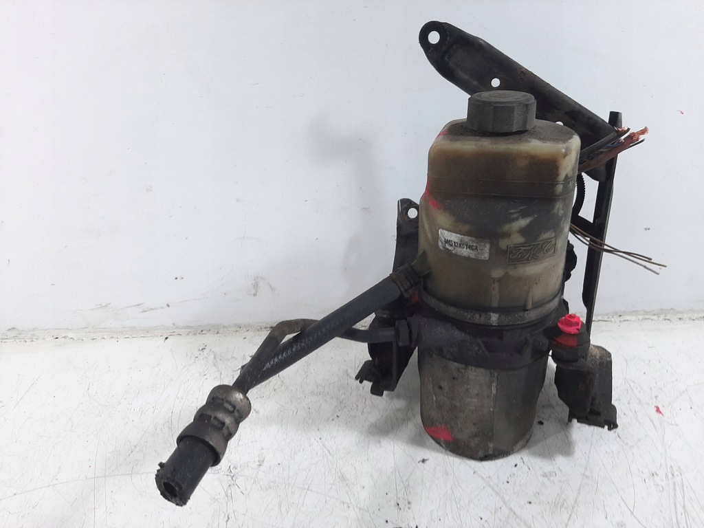 FORD FOCUS MK2 LIFT COMBI 1.8TDCI 08R POWER POMP 4M513K514CA Product image
