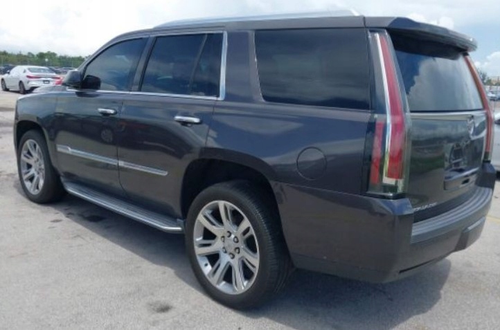 P2 Cadillac Escalade IV 2014 - Suport al bateriei GM 22829069C Product image