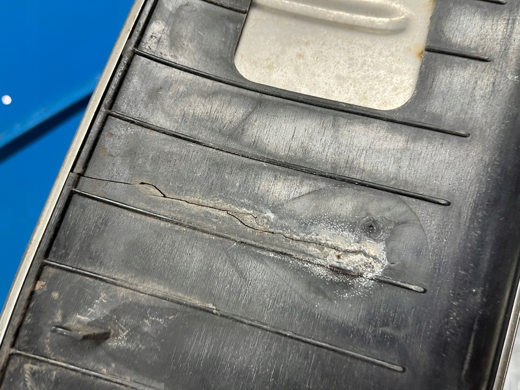 PORSCHE CAYENNE S I 7L CAPAC BARĂ SPATE CROMAT Product image