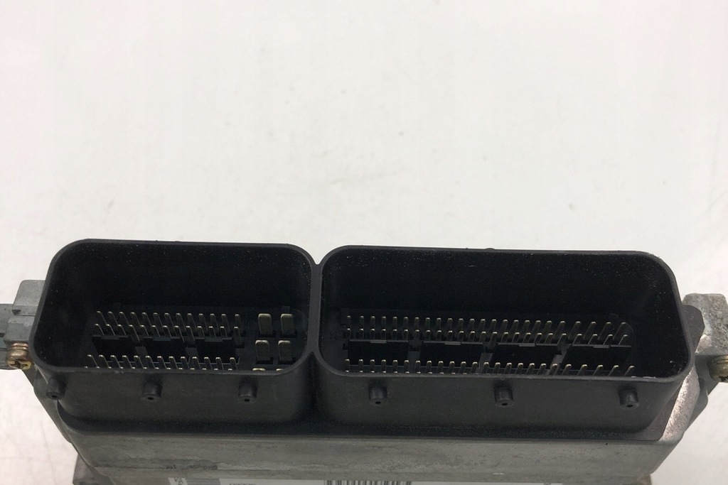 ECU Volvo S40 II (MS) 30650677 2005 Unitatea de control a motorului Product image