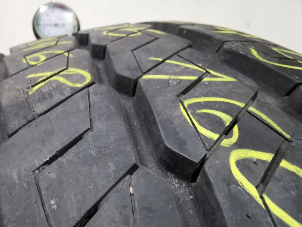 Continental VancoCamper 225/75R16 116R 8,5 mm N5959 Product image