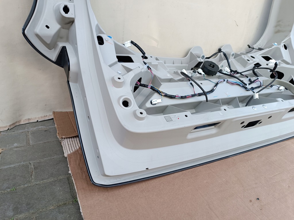 Nissan Ariya Capcana din spate dreaptă Product image