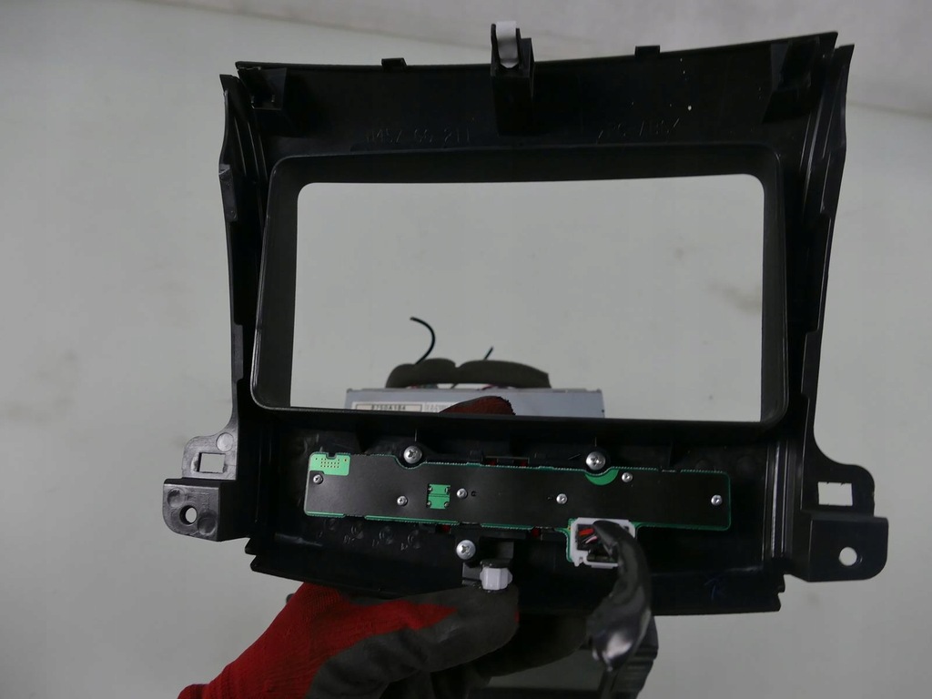 ECRAN MONITOR NAVIGARE RADIO PLAYER MITSUBISHI OUTLANDER II Product image