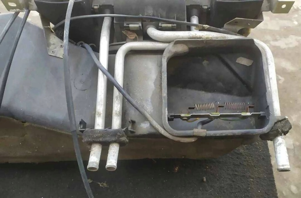 Mercedes-Benz W123 Kombi Incalzire cu cabluri de aer conditionat Product image