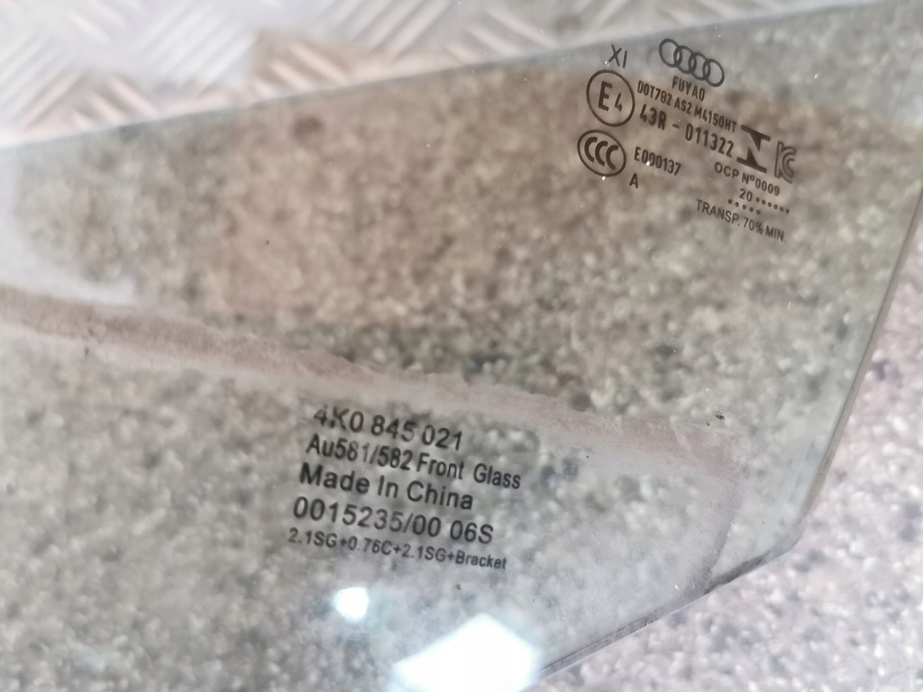GEAM UȘĂ STÂNGA FAȚĂ AUDI A6C8 RS6 DOUBLE OE 4K0845021 Product image