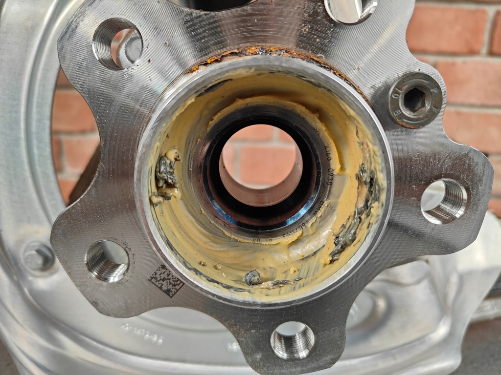 BMW G01 X3 G02 X4 Hub stânga Product image