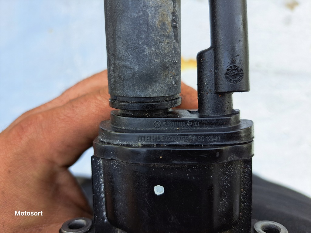 POMPA ULEI MERCEDES W176 1.6 CGI A2700104203 Product image
