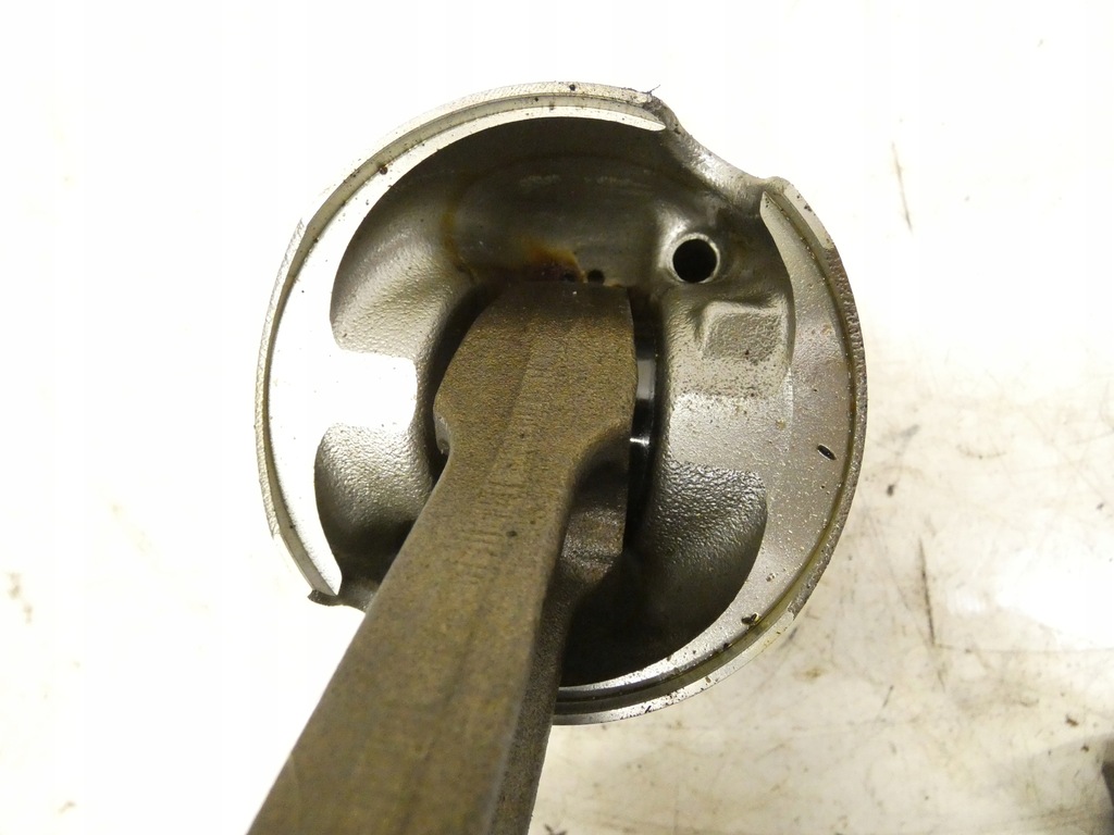 BMW F10 F11 F20 F30 E84 F25 E90 N47D20 PISTON PE CASTĂ Product image